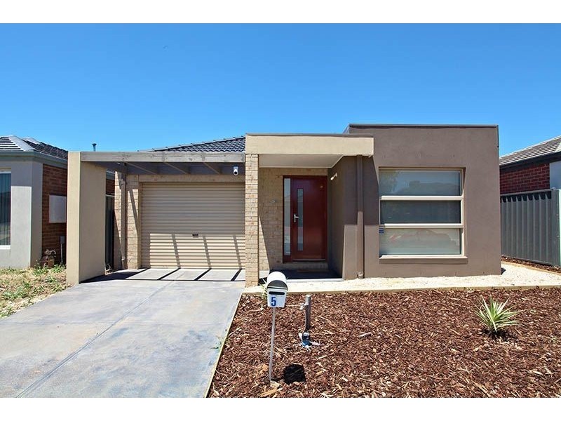 58 Pioneer Drive, Deer Park VIC 3023