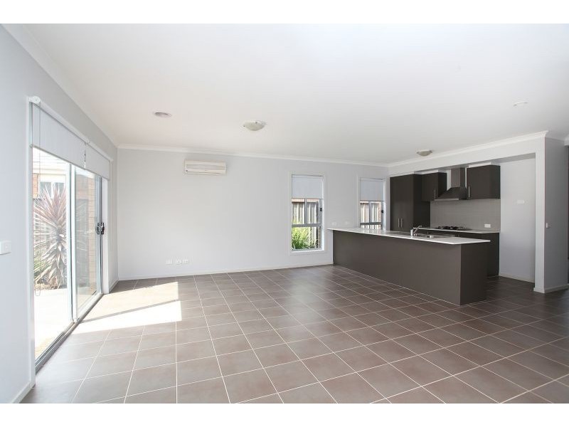 38 Manderston Avenue, Derrimut VIC 3030