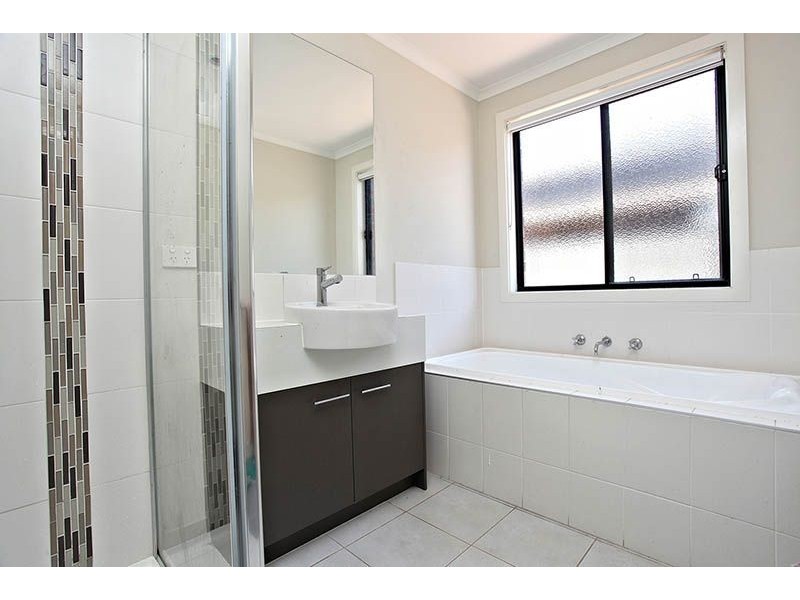 16 Carew Way, Derrimut VIC 3030