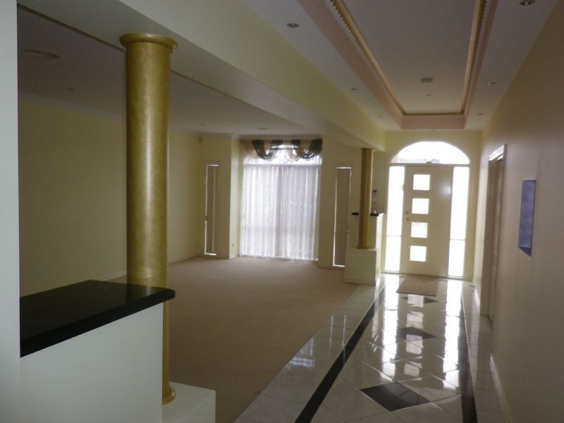 26 Paringa Way, Burnside VIC 3023