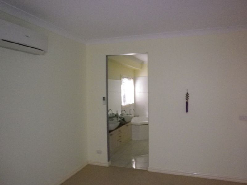 26 Paringa Way, Burnside VIC 3023