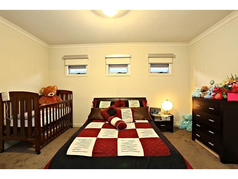 6 Oldis Close, Caroline Springs VIC 3023