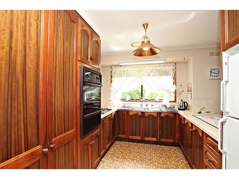 4 Cedar Close, Deer Park VIC 3023