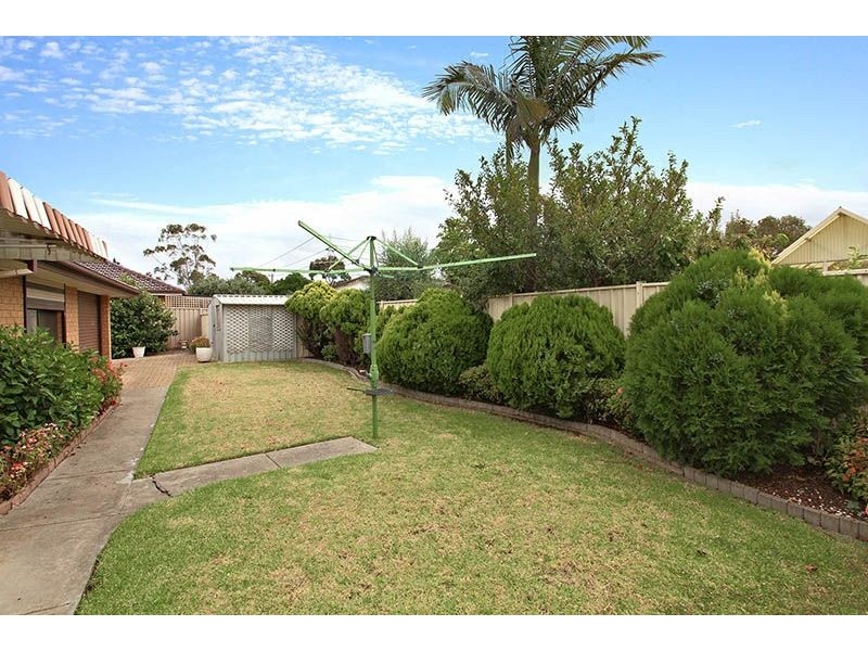 4 Cedar Close, Deer Park VIC 3023