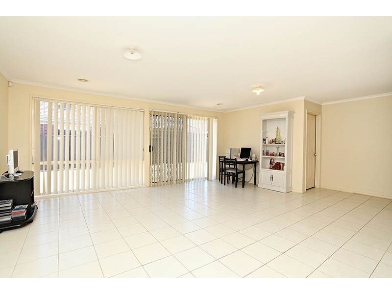 9 Carlisle Close, Derrimut VIC 3030