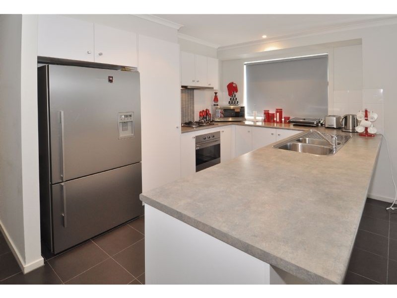 30 Howard Place, Deer Park VIC 3023