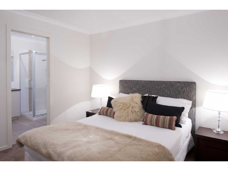 6 Meakin Way, Deer Park VIC 3023