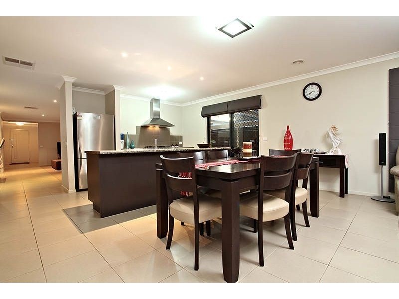 16 Dalmuir Boulevard, Deer Park VIC 3023