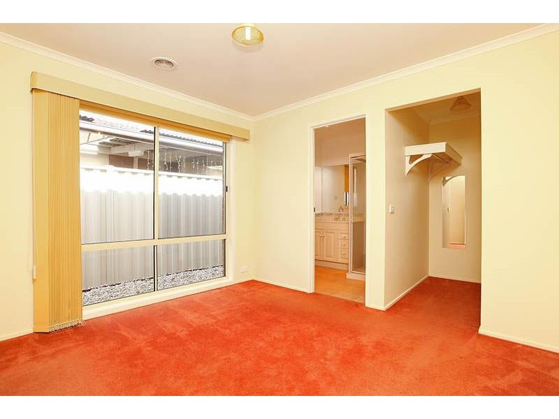 51 Willandra Loop, Caroline Springs VIC 3023