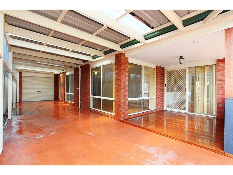 51 Willandra Loop, Caroline Springs VIC 3023
