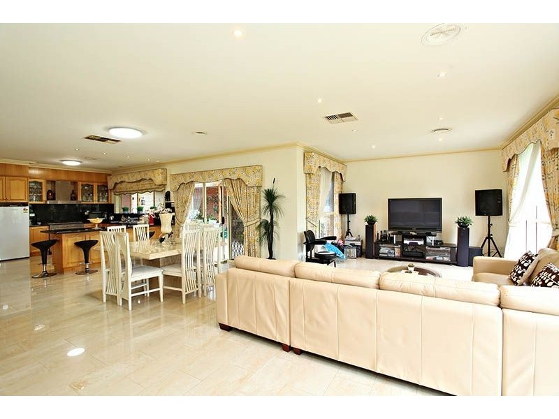 38 Kunat Street, Deer Park VIC 3023