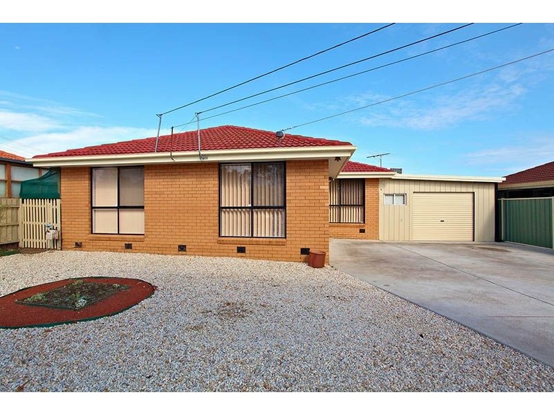 28 Leighton Crescent, Deer Park VIC 3023