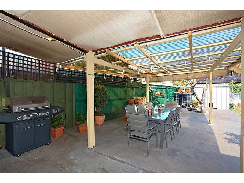 28 Leighton Crescent, Deer Park VIC 3023