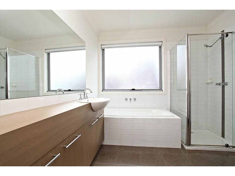 48 Broadhurst Way, Caroline Springs VIC 3023