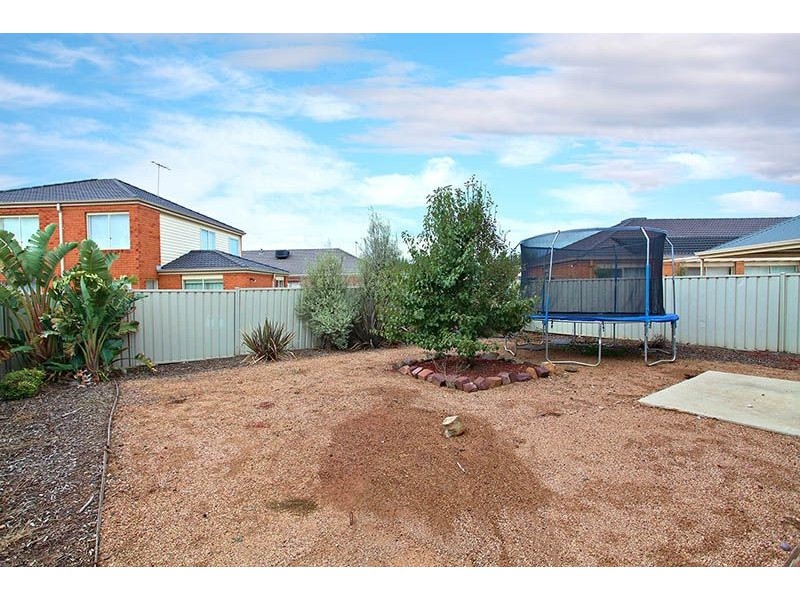 48 Broadhurst Way, Caroline Springs VIC 3023
