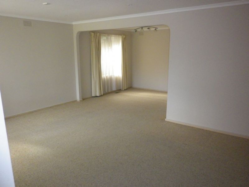 16 Allandale Drive, Deer Park VIC 3023