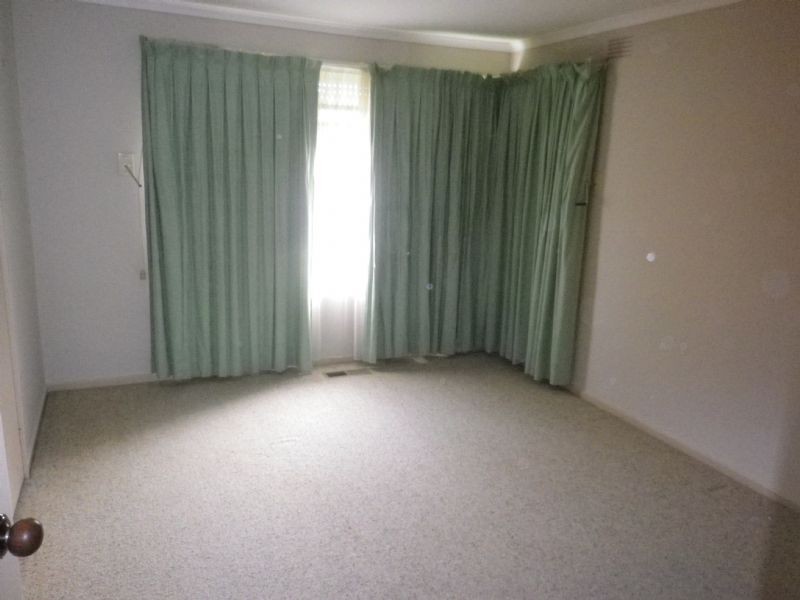 16 Allandale Drive, Deer Park VIC 3023