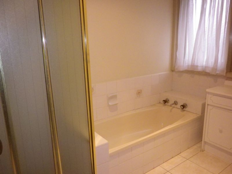 16 Allandale Drive, Deer Park VIC 3023