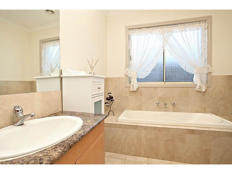 13 Batman Street, Burnside Heights VIC 3023