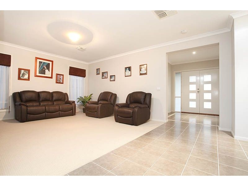 45 Glenbrook Avenue, Cairnlea VIC 3023