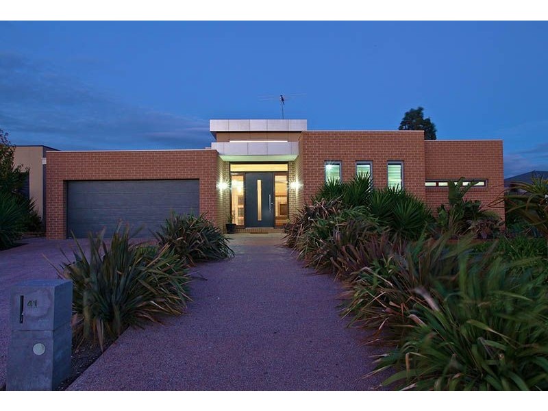 41 Arbour Boulevard, Burnside Heights VIC 3023