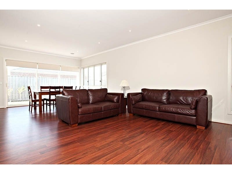 24 Lanark Place, Deer Park VIC 3023