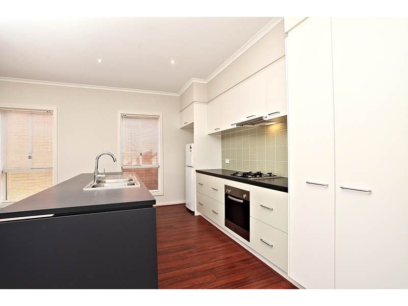 24 Lanark Place, Deer Park VIC 3023
