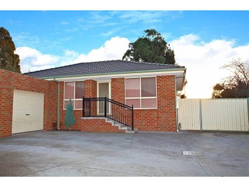 2/21 Winnington Street, Deer Park VIC 3023