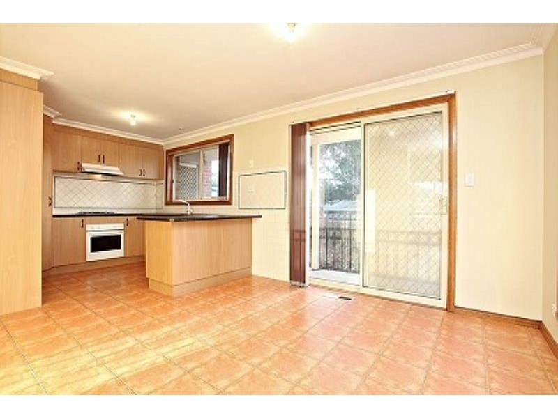 2/21 Winnington Street, Deer Park VIC 3023