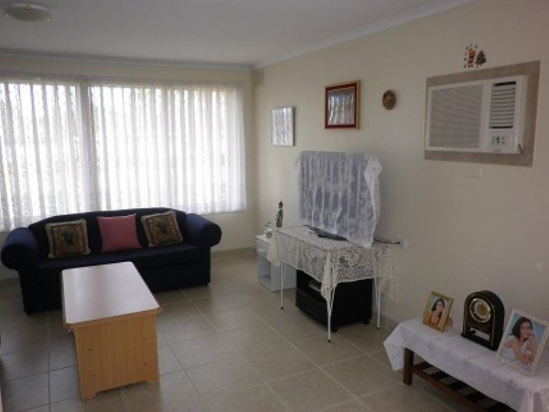 8 Murphy Street, Deer Park VIC 3023