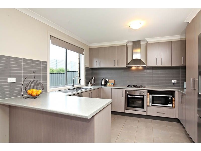 33 Sherrington Grange, Derrimut VIC 3030