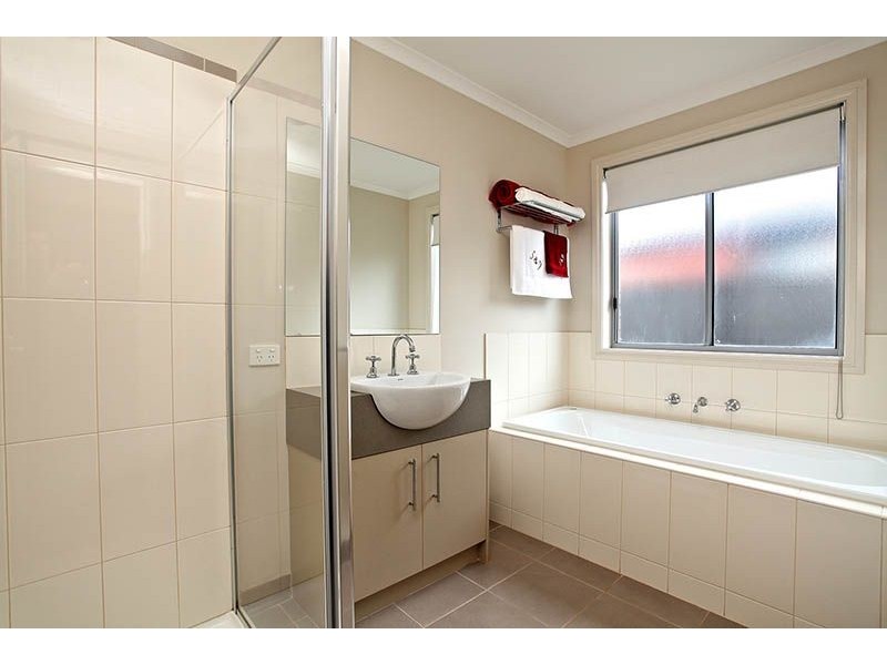 33 Sherrington Grange, Derrimut VIC 3030