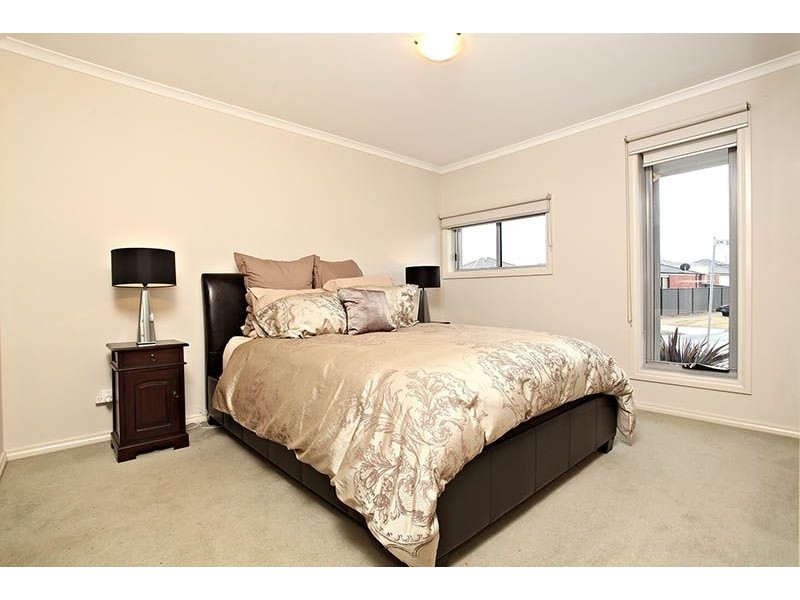 33 Sherrington Grange, Derrimut VIC 3030