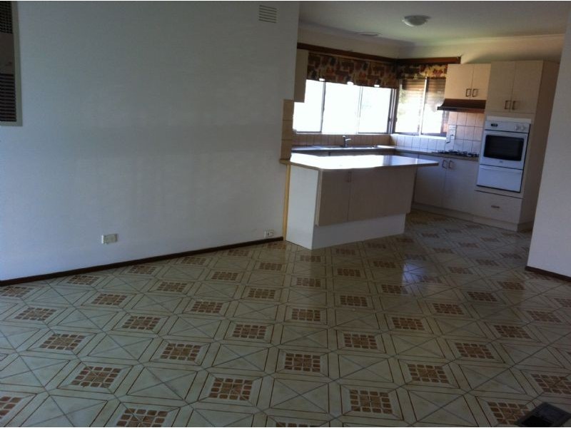 40 Cavendish Drive, Deer Park VIC 3023