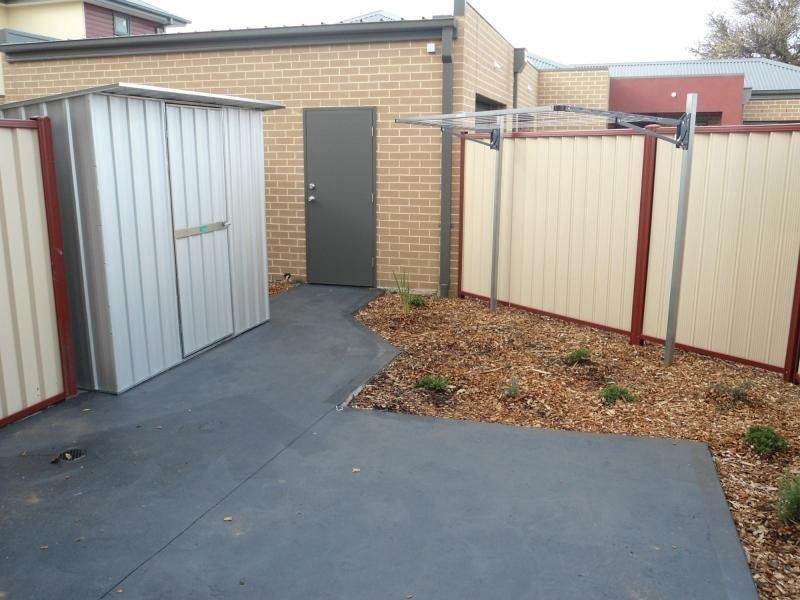 3/8 Kynoch Street, Deer Park VIC 3023