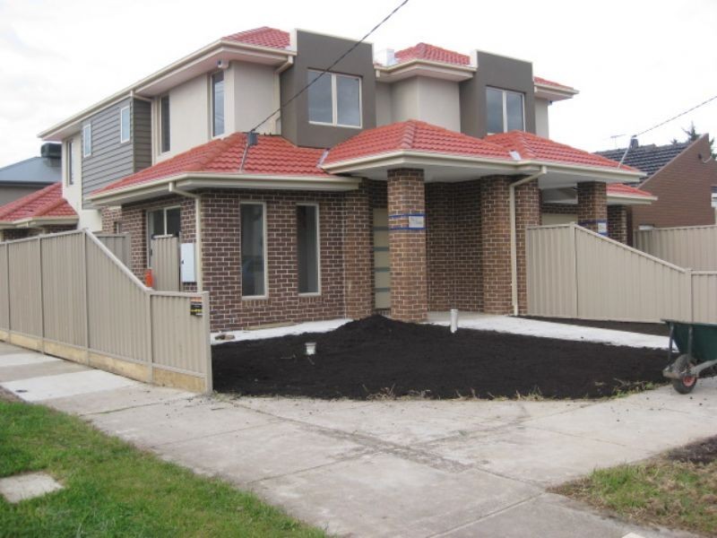 14 Burns Street, St Albans VIC 3021