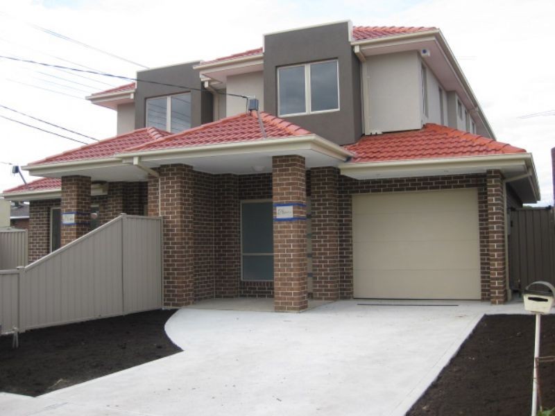 12 Burns Avenue, St Albans VIC 3021