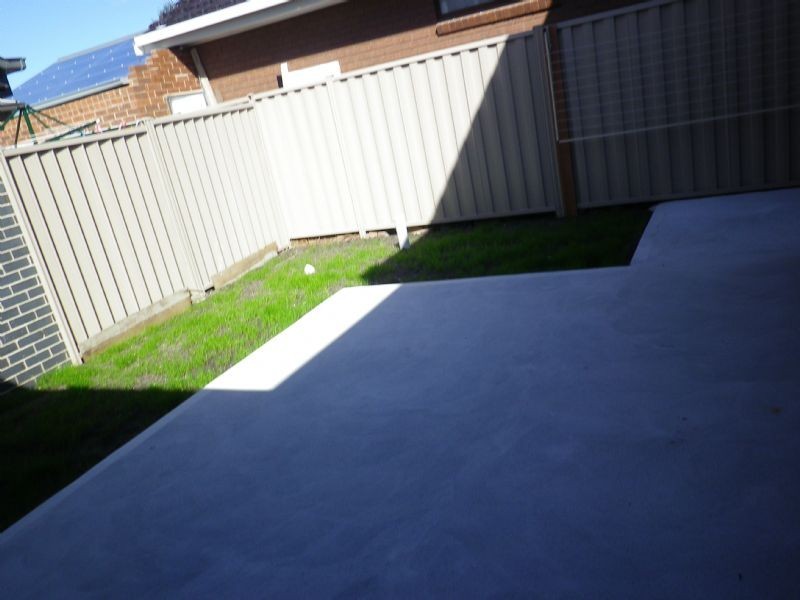 12 Burns Avenue, St Albans VIC 3021