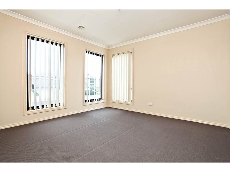 8 Bridie Street, Deer Park VIC 3023
