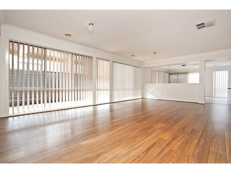 4 Gosford Gardens, Derrimut VIC 3030