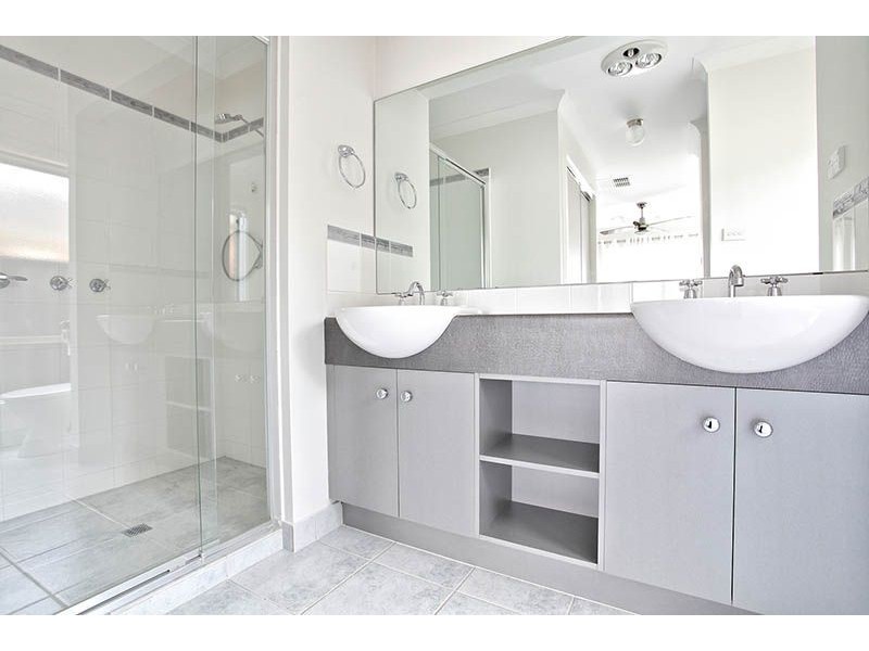 4 Gosford Gardens, Derrimut VIC 3030