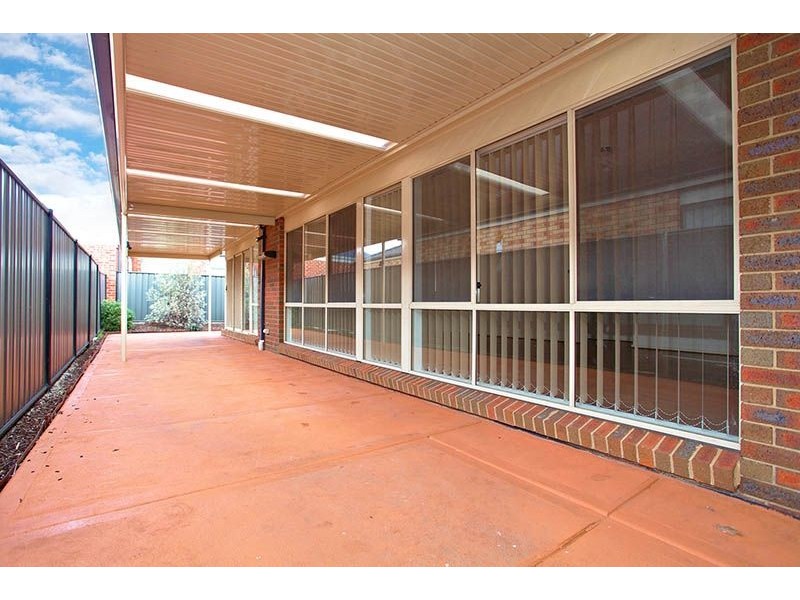 4 Gosford Gardens, Derrimut VIC 3030