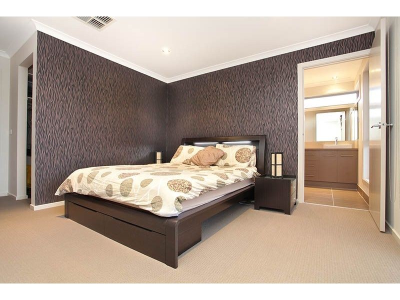 41 Chesterfield Road, Cairnlea VIC 3023