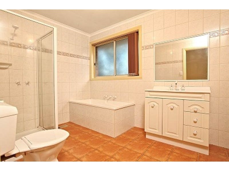 2/21 Winnington Street, Deer Park VIC 3023