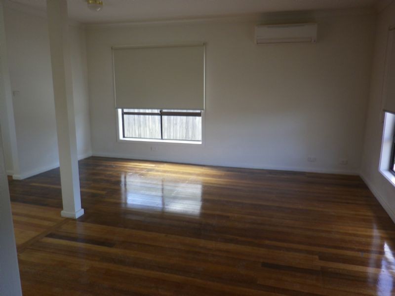 1/54 Dumfries Street, Deer Park VIC 3023