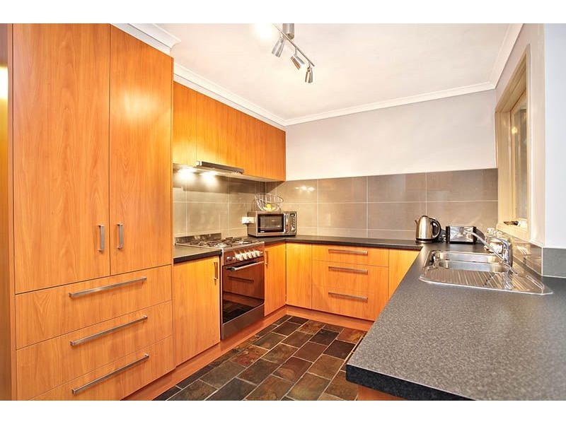 10 Peterborough Crescent, Deer Park VIC 3023