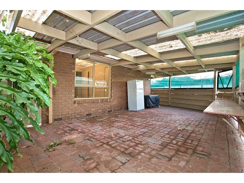 10 Peterborough Crescent, Deer Park VIC 3023