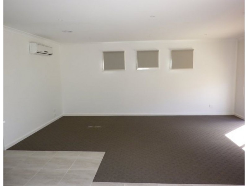 9 Deauville Lane, Deer Park VIC 3023