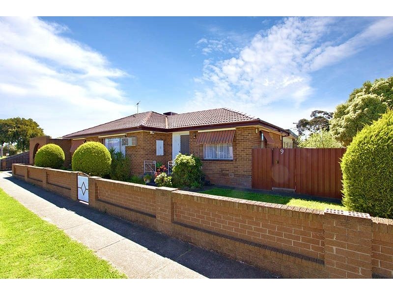 9 Birchwood Boulevard, Deer Park VIC 3023