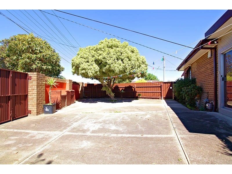 9 Birchwood Boulevard, Deer Park VIC 3023